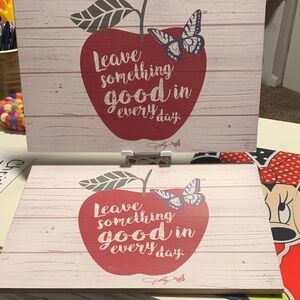 “Dolly” Inspirational Apple Wall Art..NWT